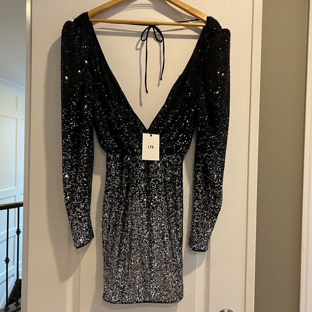 Dress - Picture 2 of 3